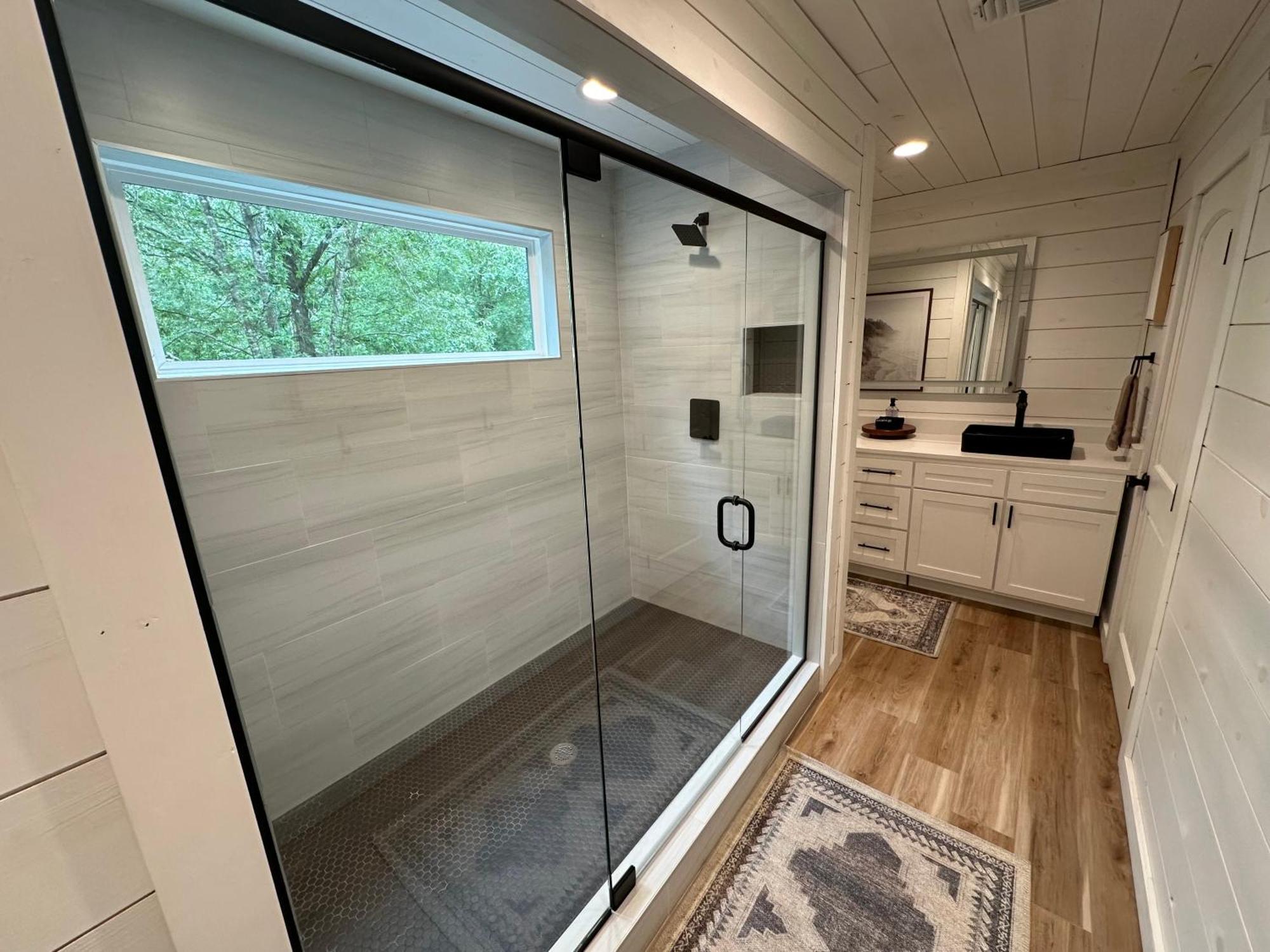 The Riser - Brand New Modern In Broken Bow